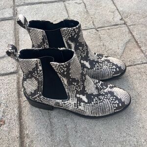 “Steve Madden snake print boots for women size 6M
